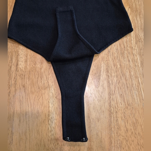 EUC ASTR The Label Darling Puff Sleeve Black Bodysuit - Picture 5 of 7